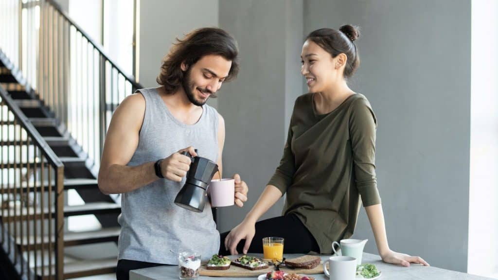 two people eating breakfast