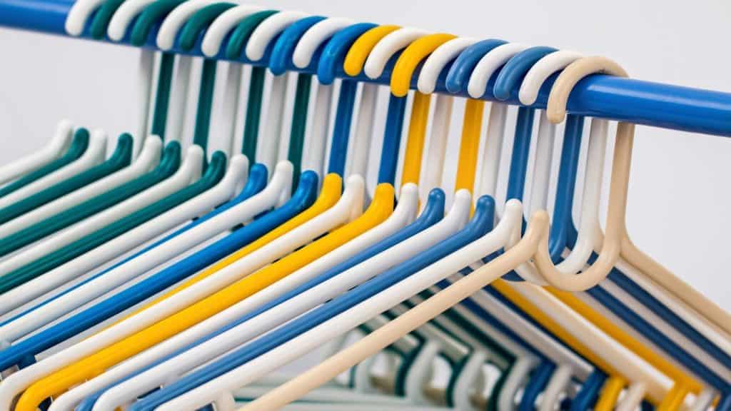 plastic hangers for clothes and fashion packaging